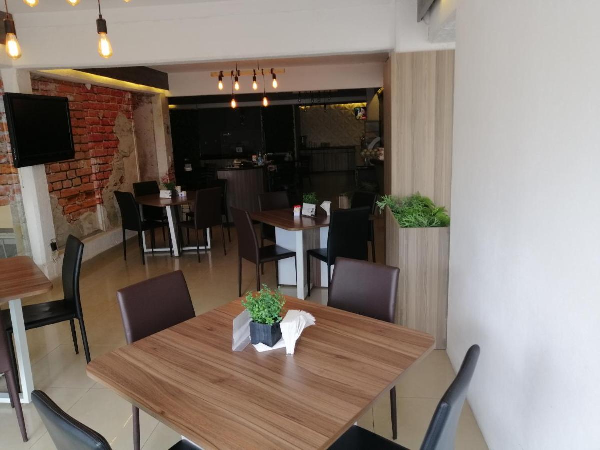 Hotel Campestre Inn Leon Ngoại thất bức ảnh