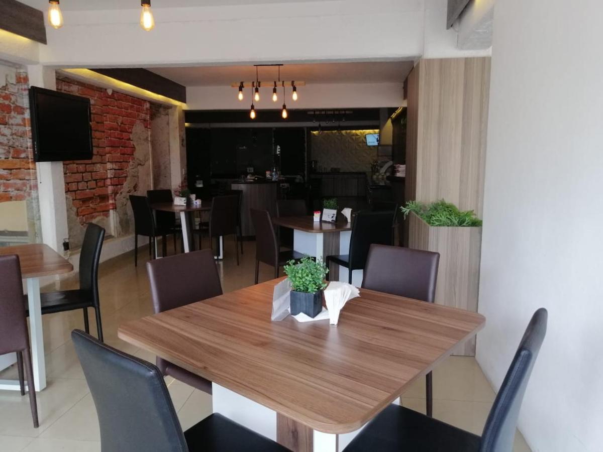 Hotel Campestre Inn Leon Ngoại thất bức ảnh